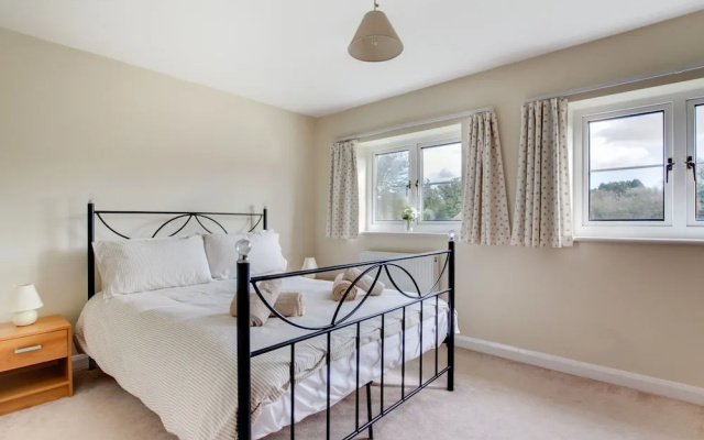 Serene Holiday Home in Hawkinge With Garden