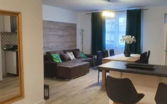 Viv Apartments 210