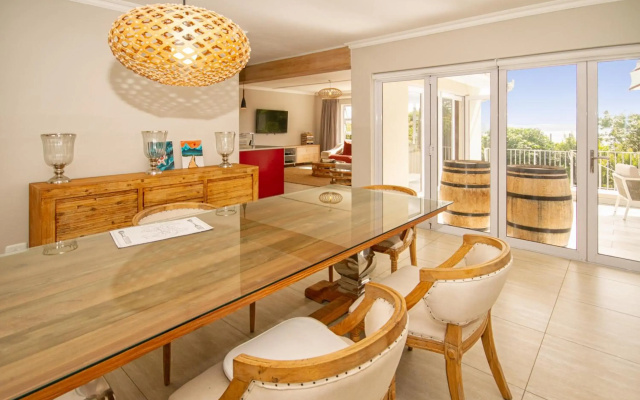 Luxury, modern double story beach house