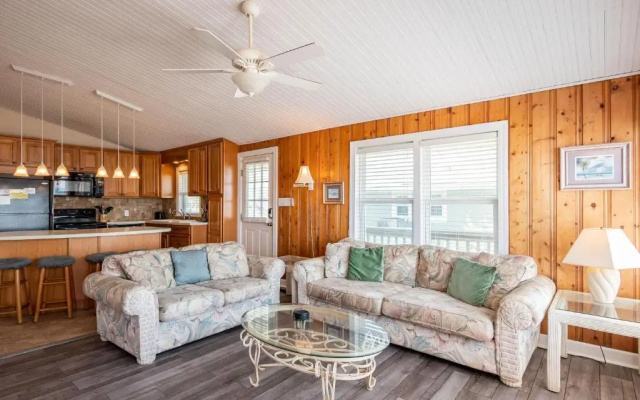 Windward Mark by Oak Island Accommodations