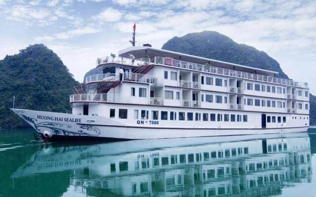 Отель Huong Hai Sealife Cruise вид на фасад