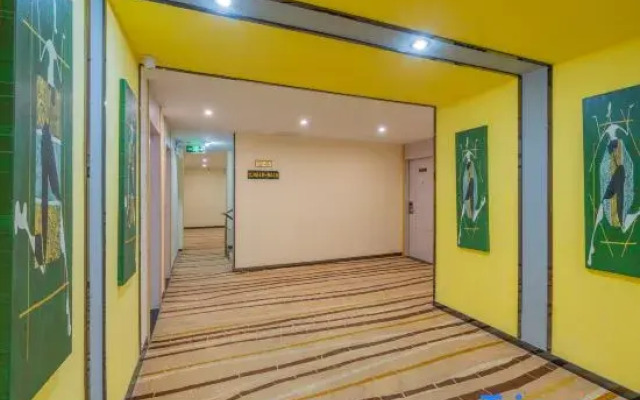 Yechain Hotel (Nanning Wuming Bus Passenger Transport Terminal)