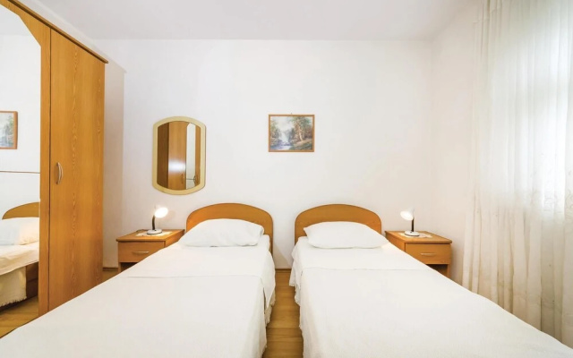 Nice Home in Sukosan With Wifi and 6 Bedrooms