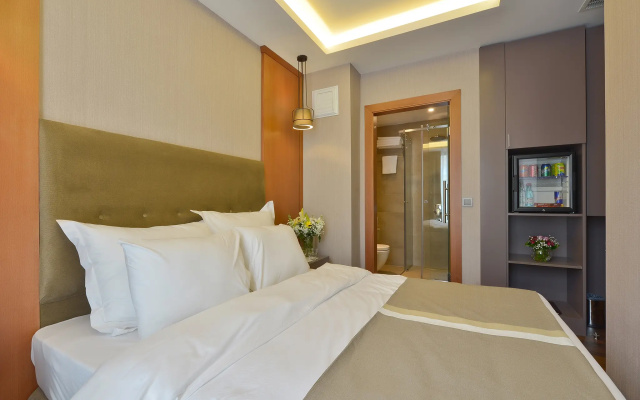 Blueway Hotel City