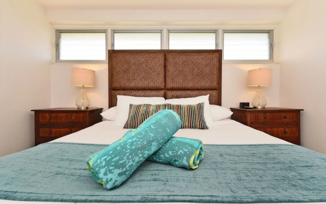 Lahaina Roads #205 1 Bedroom Condo by Redawning