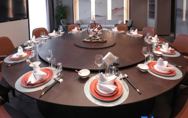 Pinghu Dingren Ramada Hotel