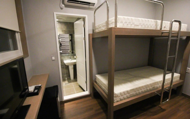 Butler:Lee Seoul