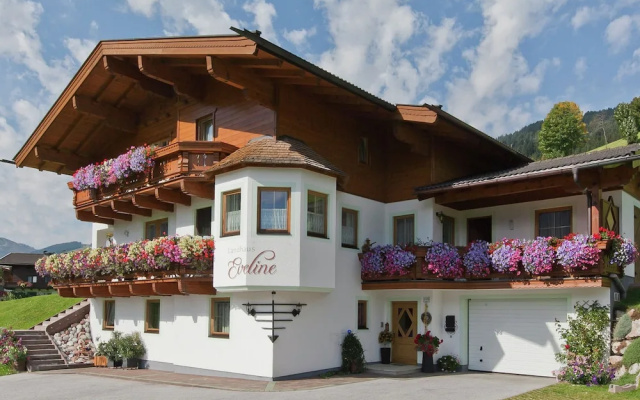 Sunlit Apartment in Saalbach-hinterglemm With Balcony