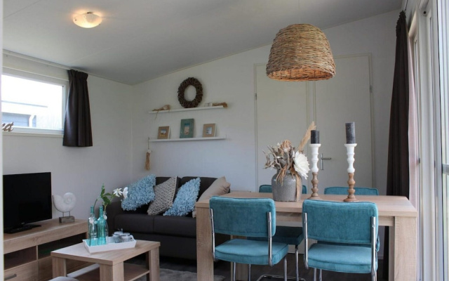 Charming Chalet in De Rijp