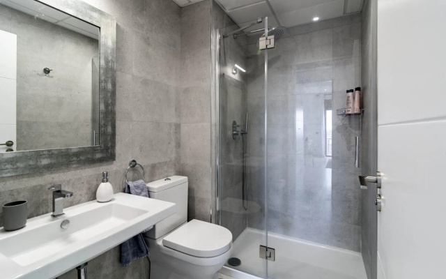 LAE23i- Apotel Estepona Hills by roomservices