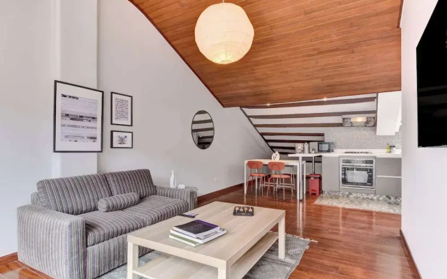 w Delightful 1BR With Terrace in Zona T