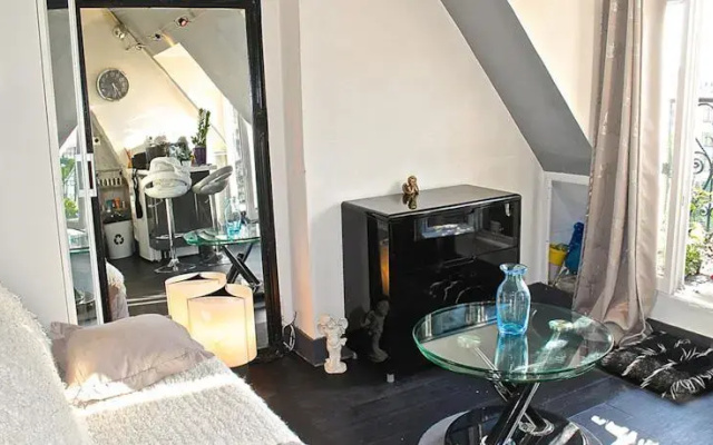 Charming Studio with Two Balconies