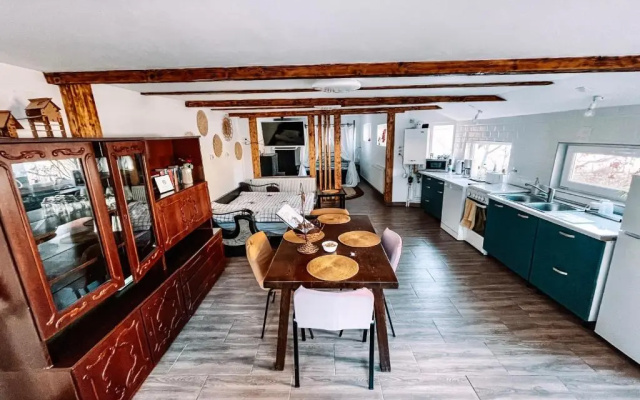 Garage Apartment Râșnov