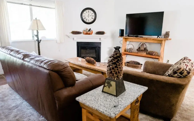 Pinecone Getaway
