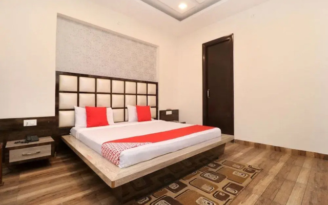 Unique House by OYO Rooms
