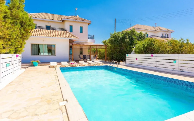 Villa Aristotle in Peyia