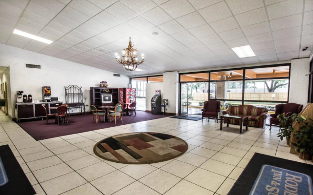 Rodeway Inn & Conference Center