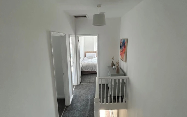 4 Bedroom House, Sleeps 7 - Central & Pet Friendly