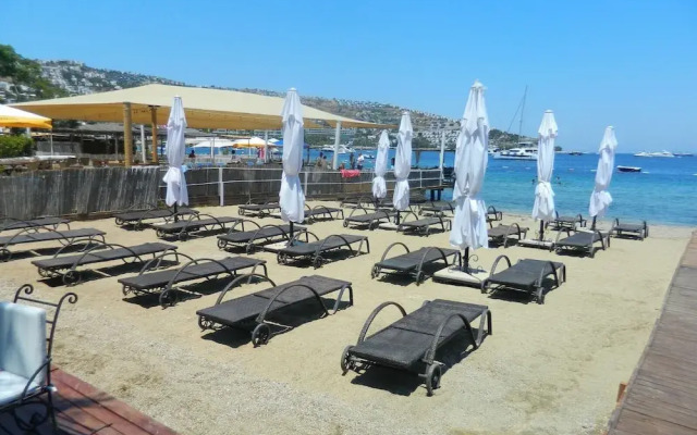 Mercans Bodrum Beach Hotel