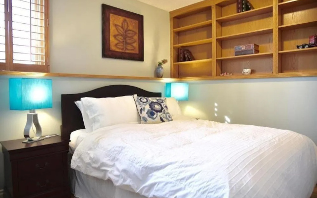 Calgary Cozy Home