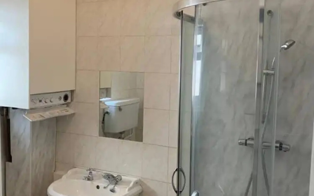 Immaculate 7-bed House in London
