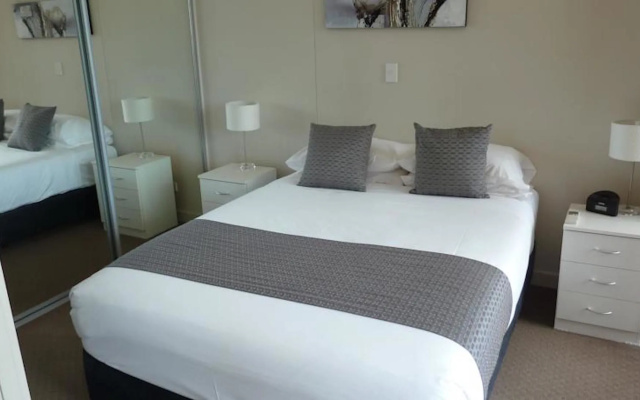 Dalgety Apartments