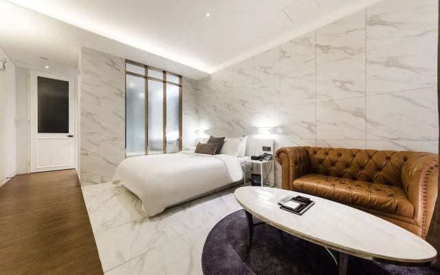 Hotel VOW