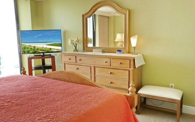 Magical Beachfront Condo With Pool and Ocean Views