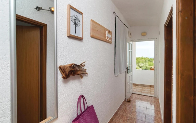 Amazing Home in Mirca with Hot Tub, WiFi & 4 Bedrooms