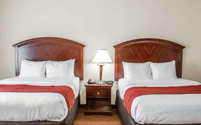 Comfort Suites near Indianapolis Airport