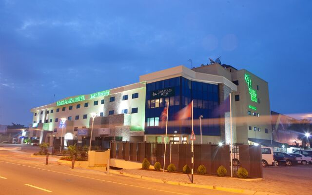 Отель Oak Plaza East Airport вид на фасад