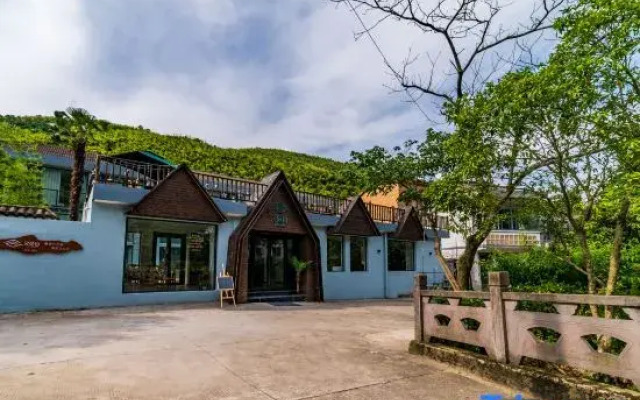 Jiulong Lake Youjianshan B&B
