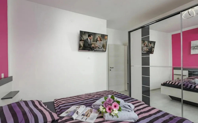 Comfortable Seaview Apartment Pacco