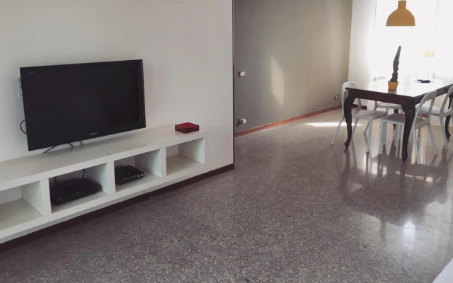 Sunny family apartment in villa - HUMANITAS FORUM IEO