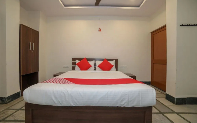 Anuj Guest House by OYO Rooms
