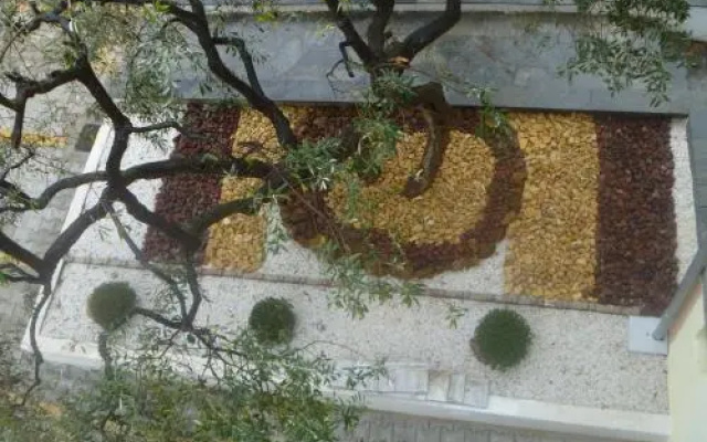 Studios Apartments Irini Patira