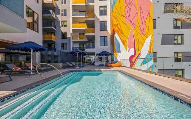 Luxury 2BR Hollywood Sign View by Oneluxstay