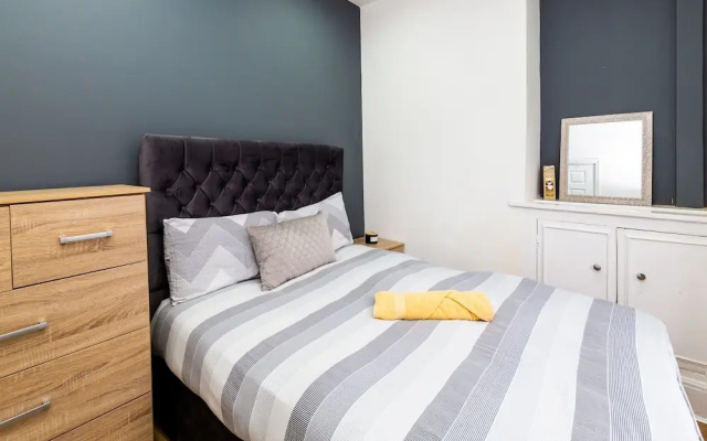 Lush Apartments 4 Bedroom House - Gilroy