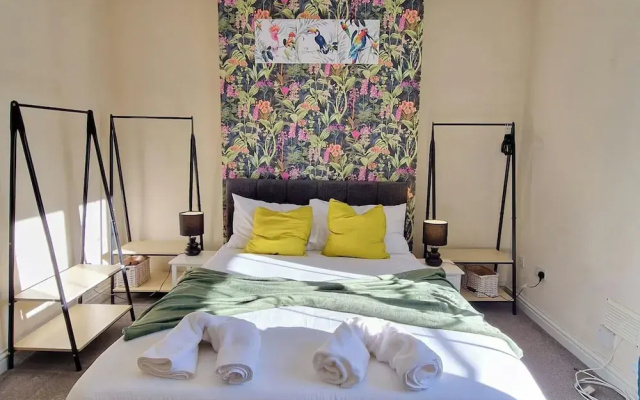 Coventry Retreat - Modern 2 Bed Apartment