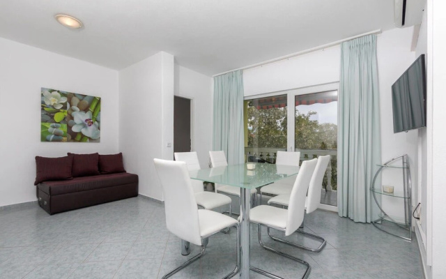 Awesome Home in Stinjan With Wifi and 1 Bedrooms