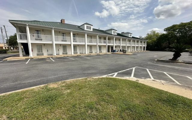 Baymont Inn & Suites Thomasville