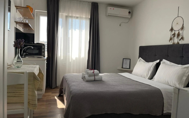 Central Studio Apartments