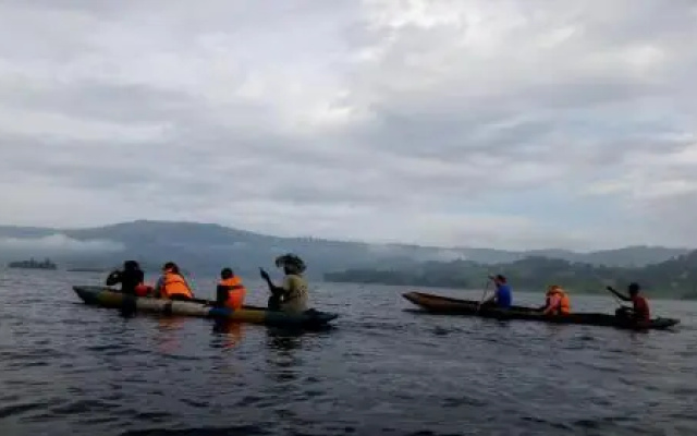 Lake World Travel