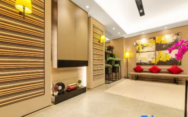 Ease Hotel (Anshun Huangguoshu Avenue Xintiandi)