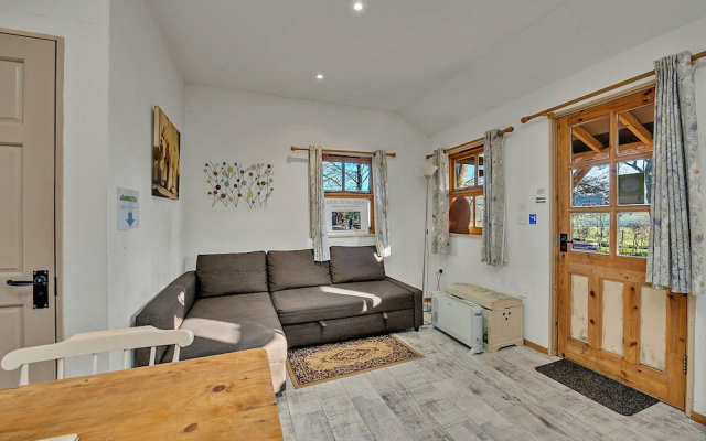 Lodge in Suffolk Countryside With BBQ