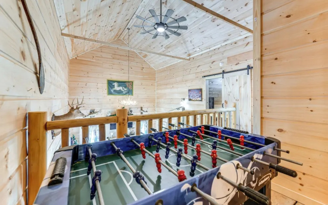 On-site Creek Access: Pet-friendly Cosby Cabin!