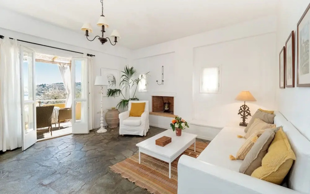 Bay View Mimosa Lower