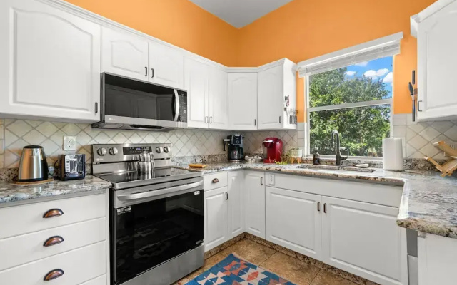 NEW Lakeland Landing Cute Bungalow by Downtown