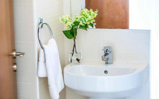 Villa White Jasmin