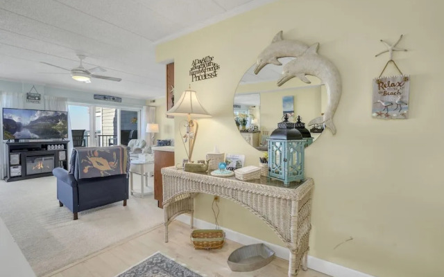 Harbour Island 204m 2 Bedroom Condo by RedAwning